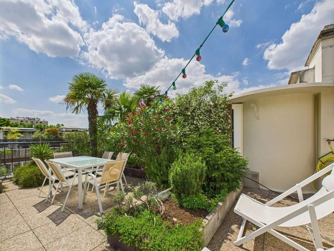 Appartement à NEUILLY-SUR-SEINE