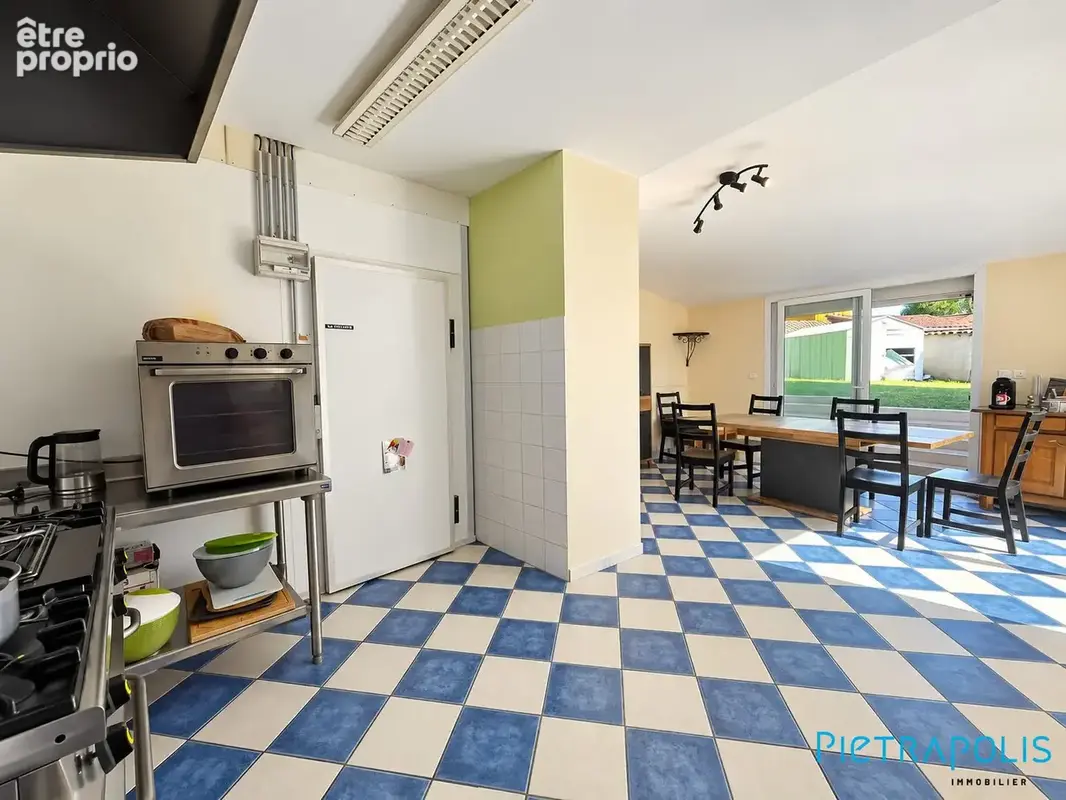 Maison 9 pièces 210 m² à vendre à Genay (69730) - photo 2