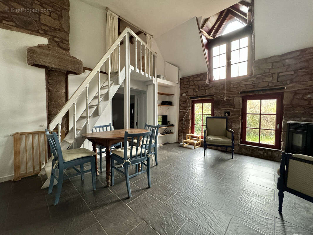 Maison à SAINT-BONNET-LA-RIVIERE