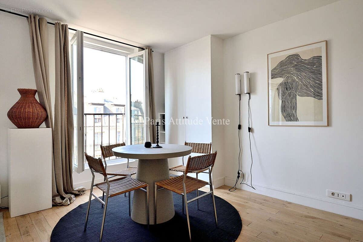 Appartement à PARIS-3E