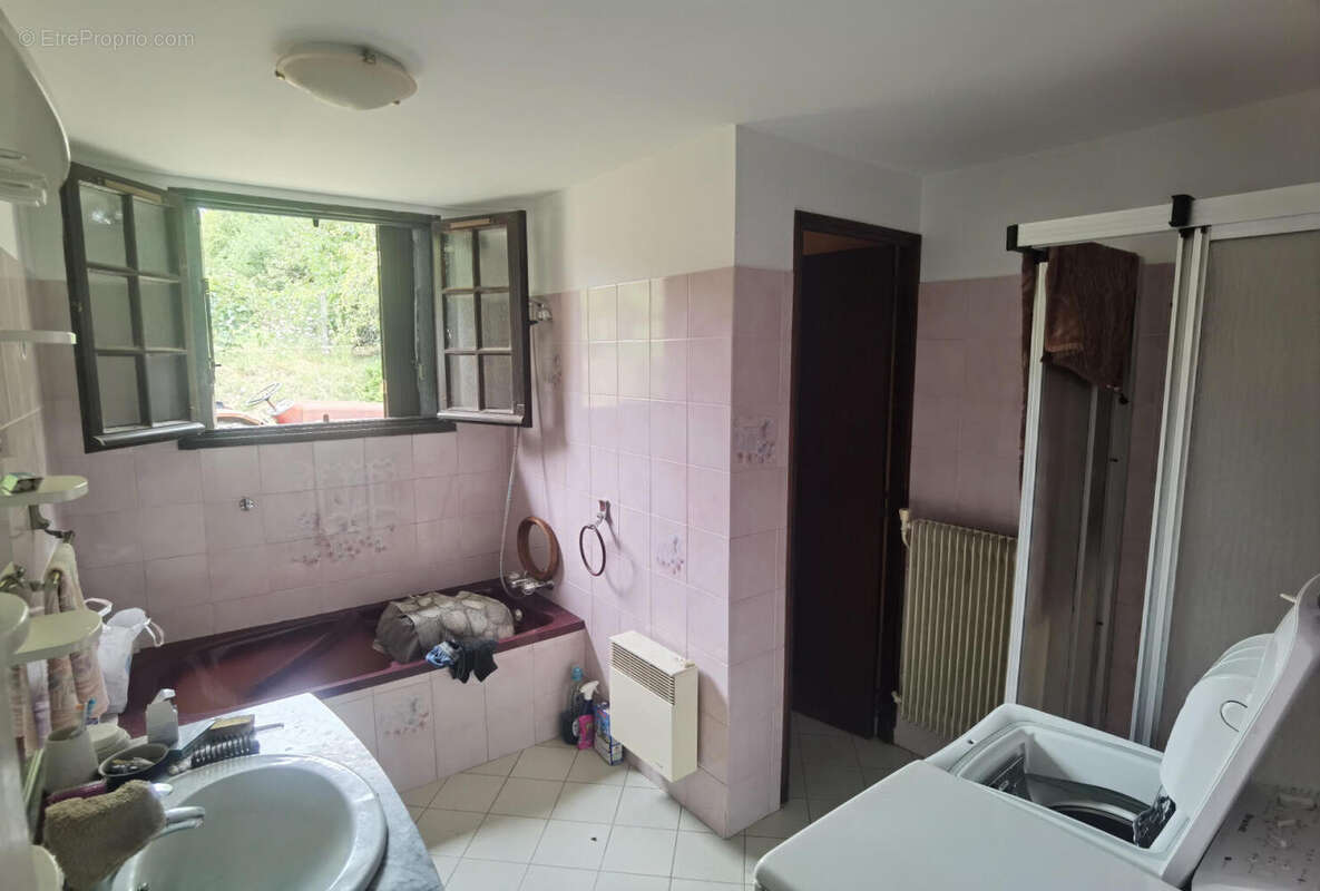 SDB - Commerce à JUMILHAC-LE-GRAND