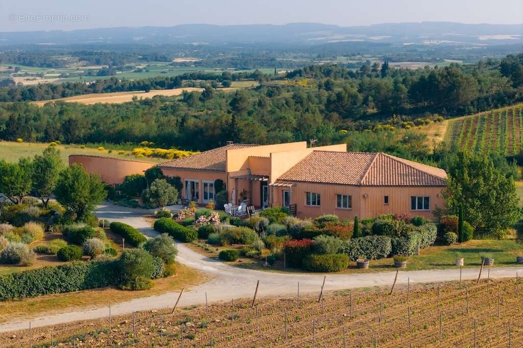 Autre à VILLEMOUSTAUSSOU