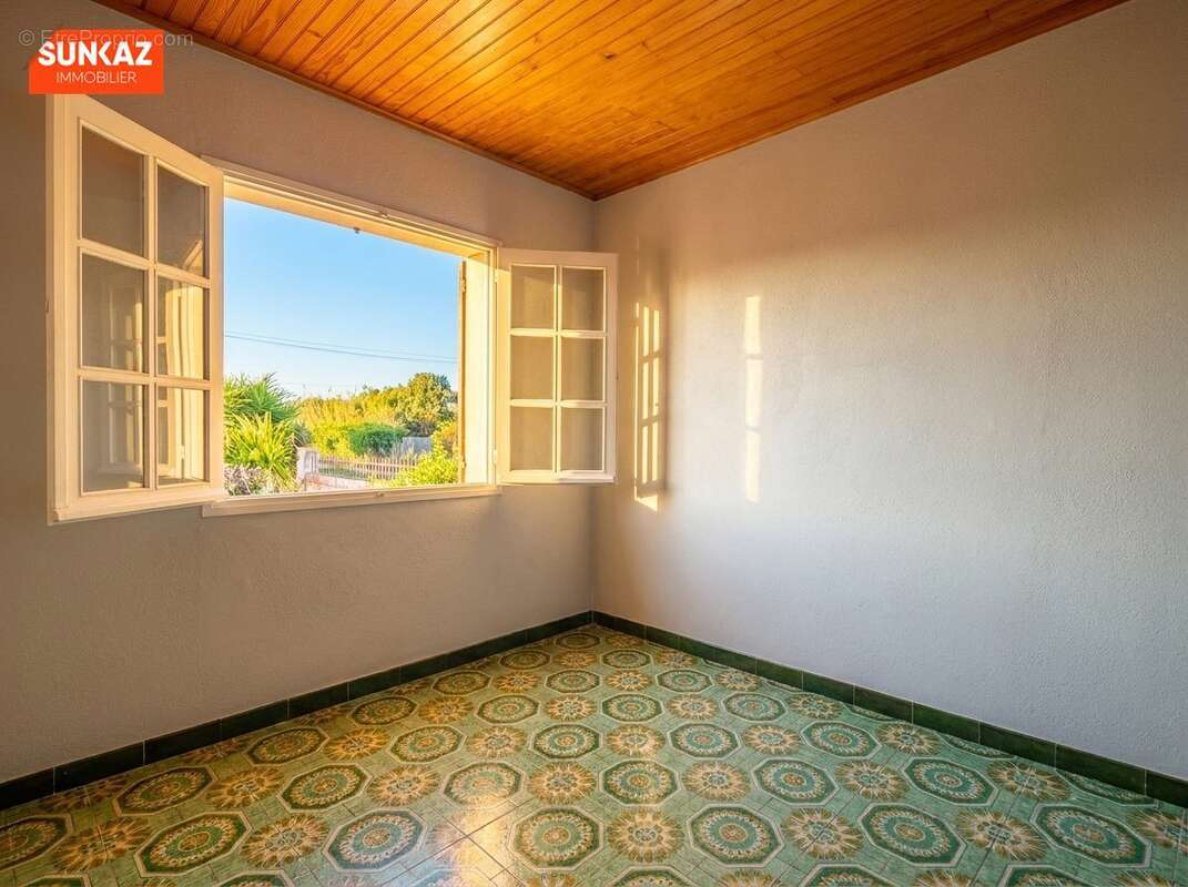 Maison 59 m² à Saint-Pierre  - photo 3