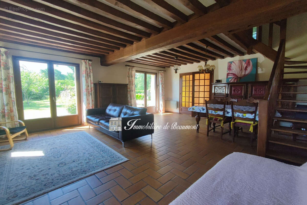 Maison 87 m² à Beaumont-Le-Roger  - photo 2