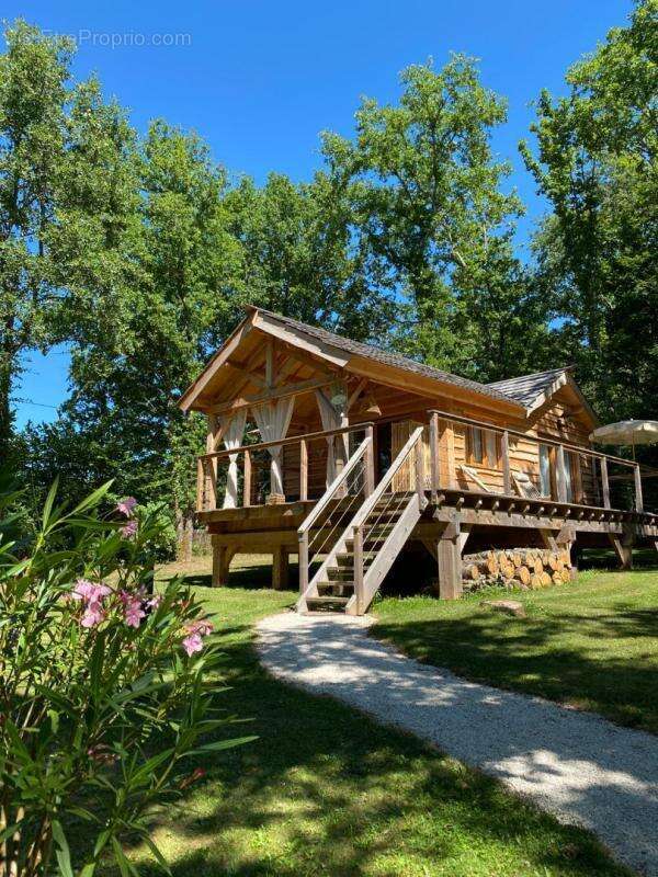 Maison à SAINTE-NATHALENE