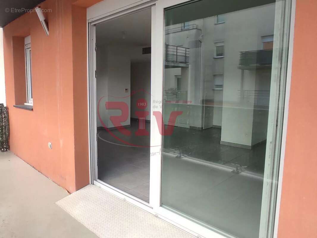 Appartement à LES ROCHES-DE-CONDRIEU