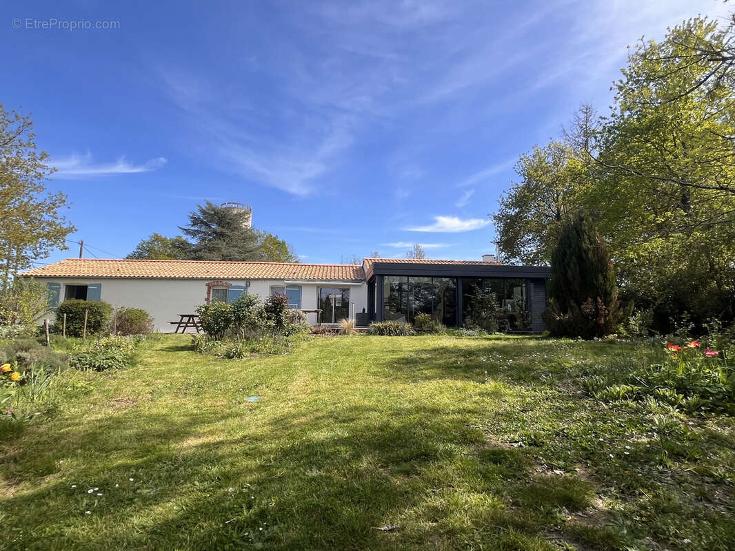 Maison à LES CLOUZEAUX