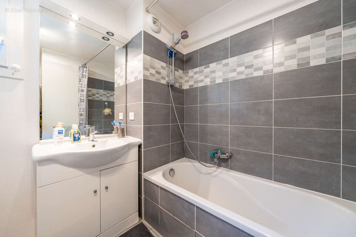 Appartement à LA COLLE-SUR-LOUP