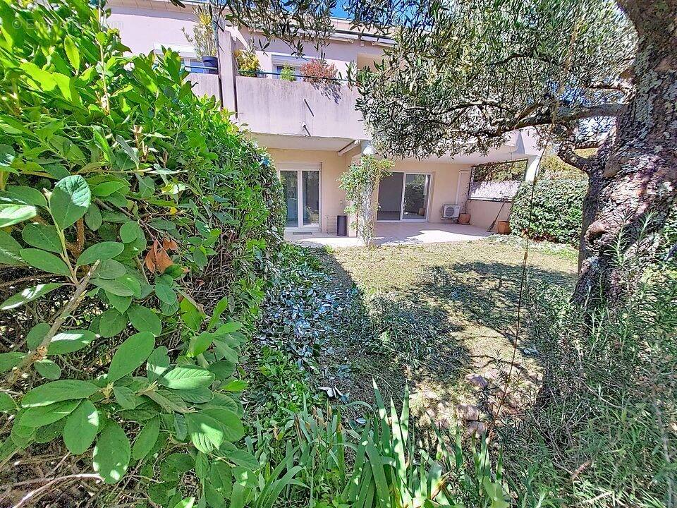 Appartement à VILLENEUVE-LES-AVIGNON