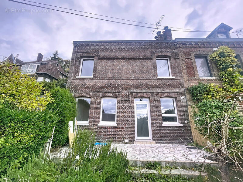 Maison à MONT-SAINT-AIGNAN