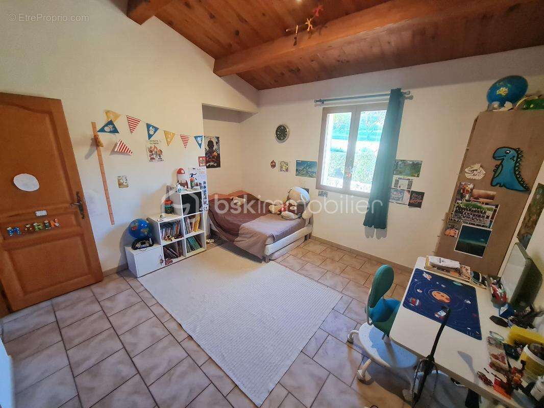 Entre cannes et antibes – maison 5 pièces de 114 m² – 80 m² d’annexes – piscine - photo 13