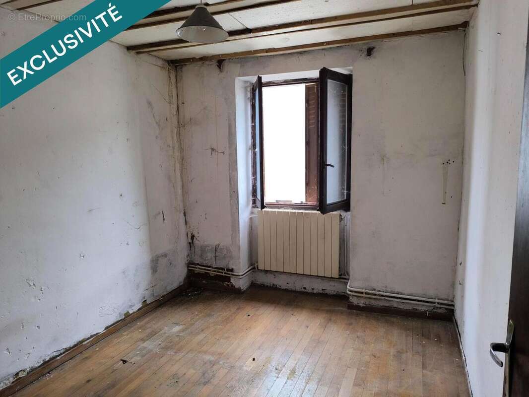 Maison 100 m² à Ravel  - photo 8