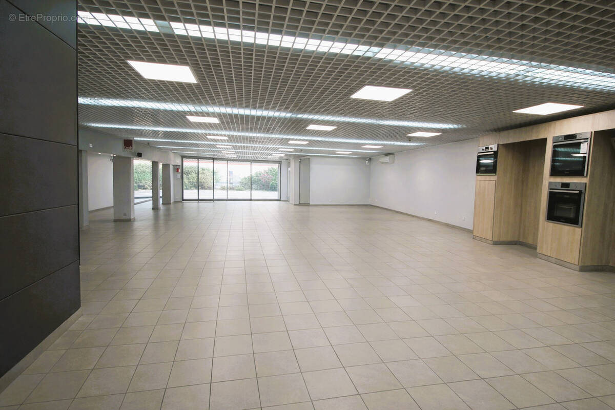 Commerce à SALIES-DE-BEARN