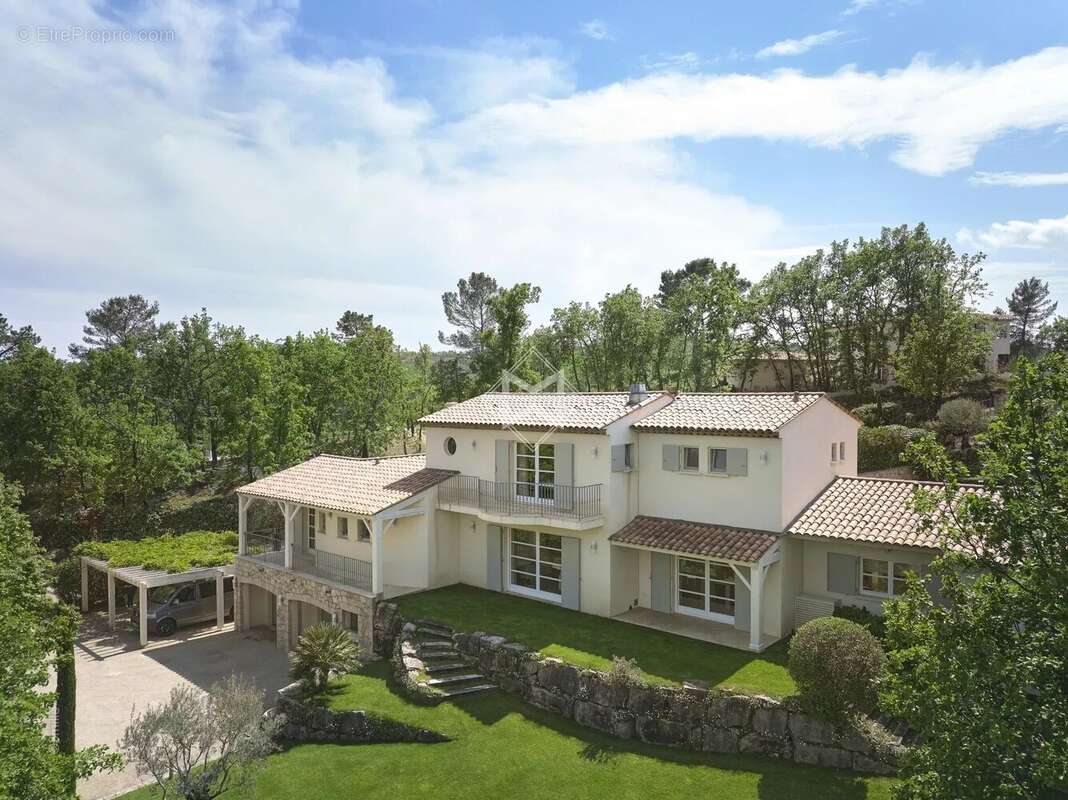 Maison à TOURRETTES