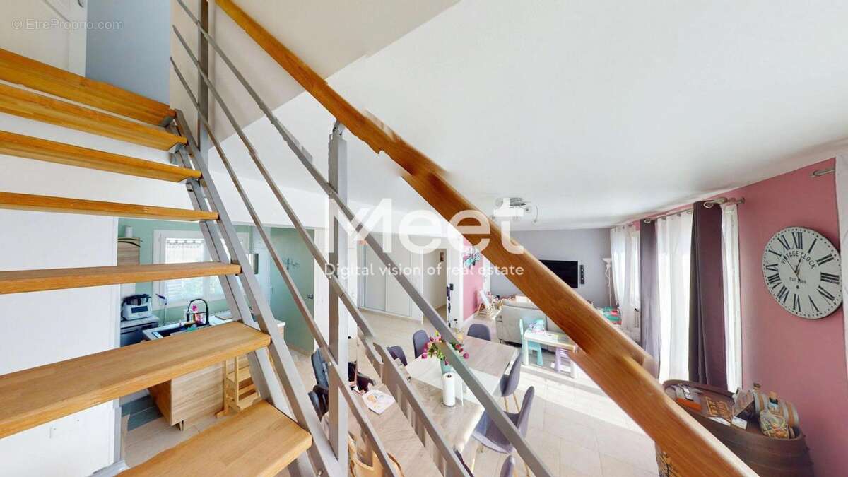 Maison à COULANGES-LA-VINEUSE