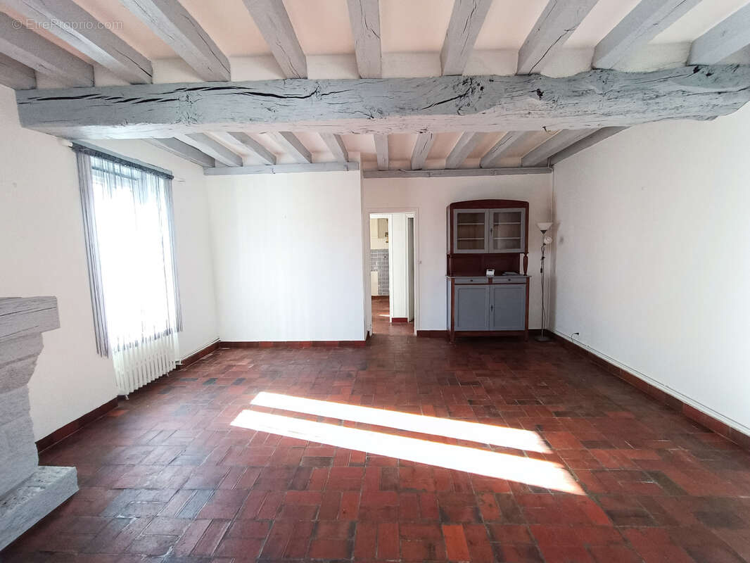 Maison à JUSSY-LE-CHAUDRIER