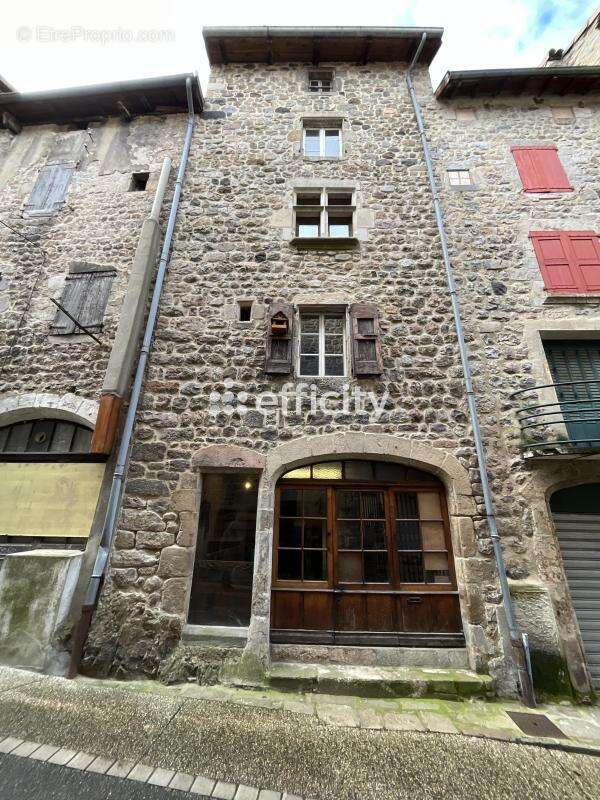 Appartement 148 m² à Le Cheylard  - photo 2