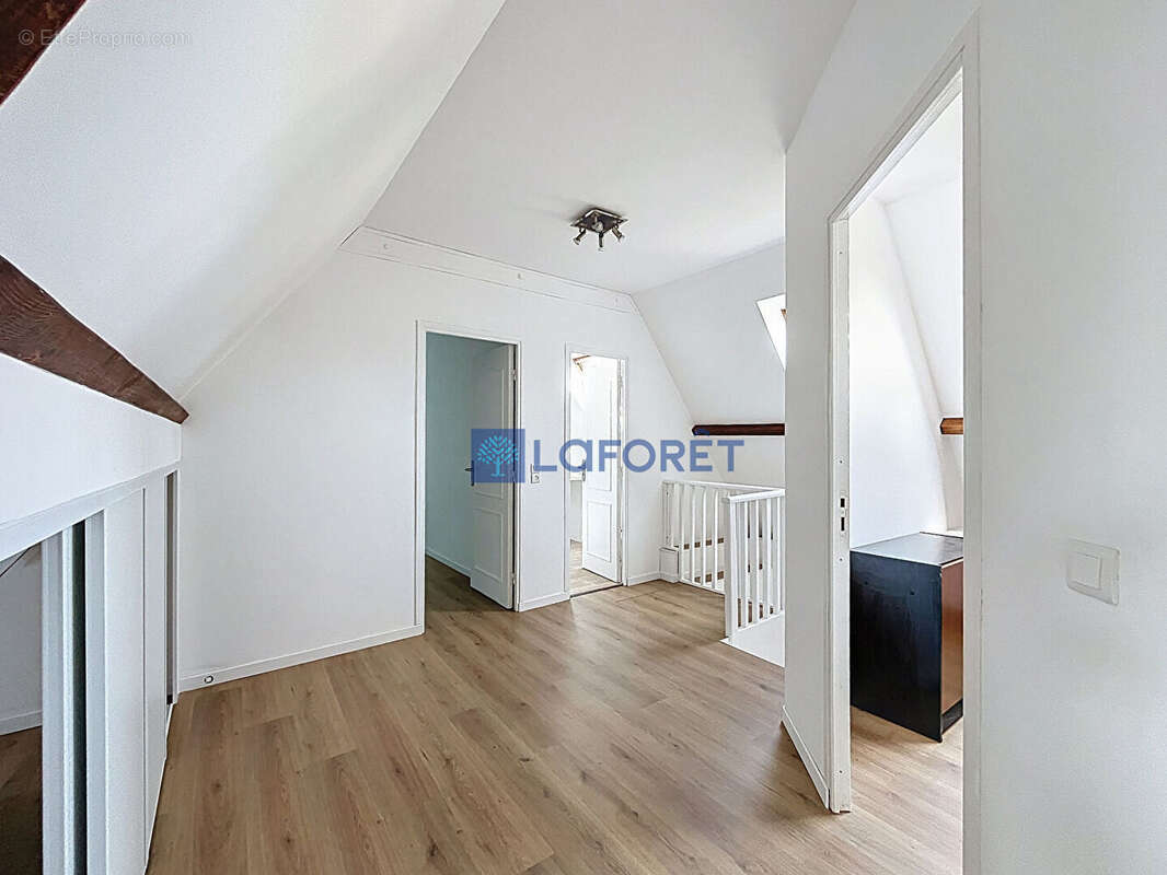 Maison à SAINTRY-SUR-SEINE