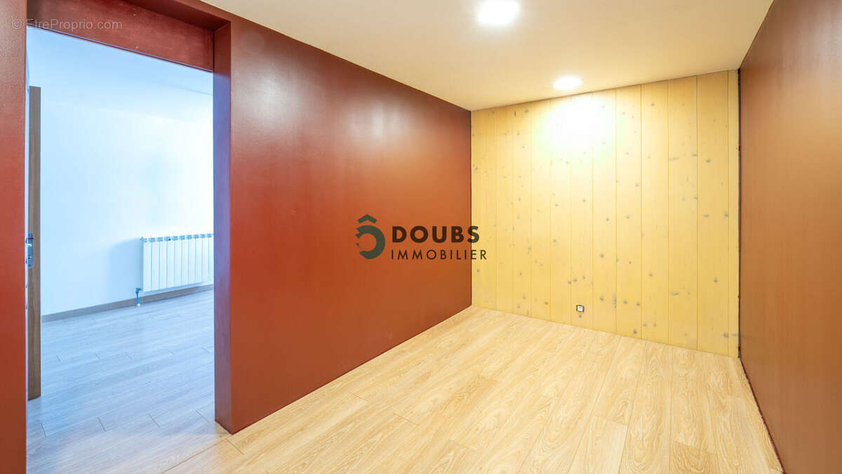 Maison à SAINT-JULIEN-LES-RUSSEY