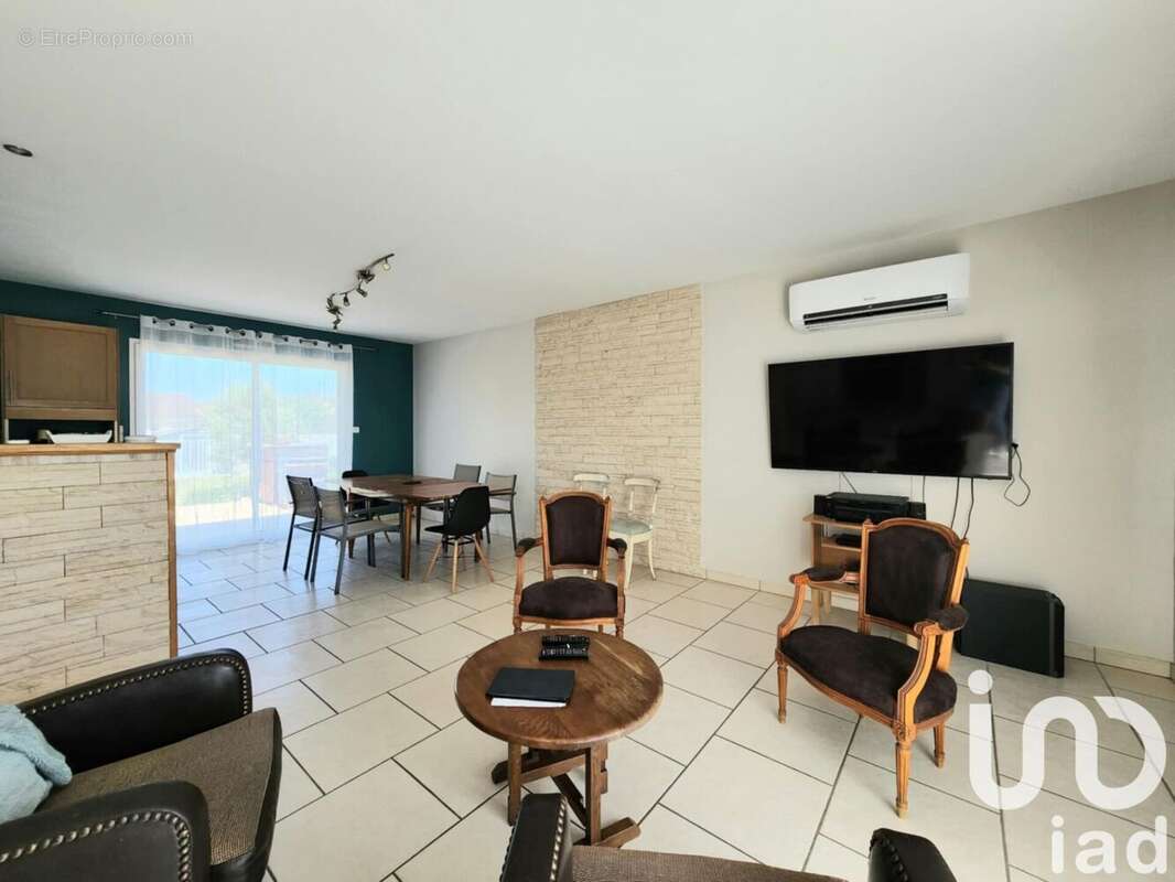 Maison 134 m² à Saint-Cyr  - photo 2