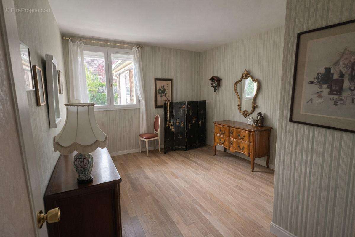 Maison à OZOIR-LA-FERRIERE