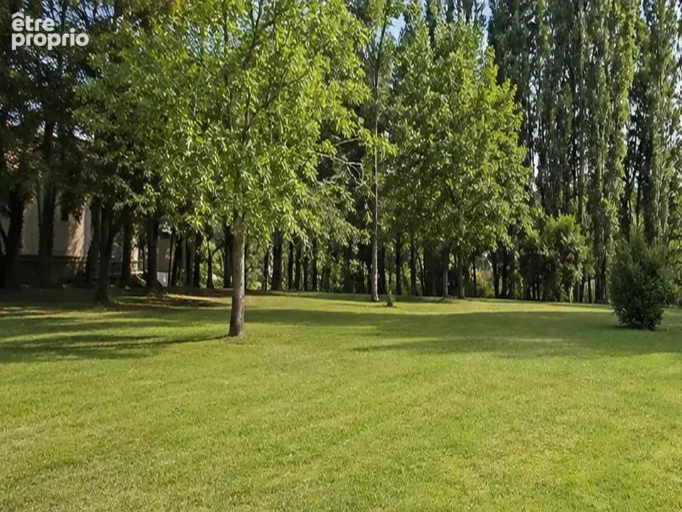 Terrain à PERISSAC