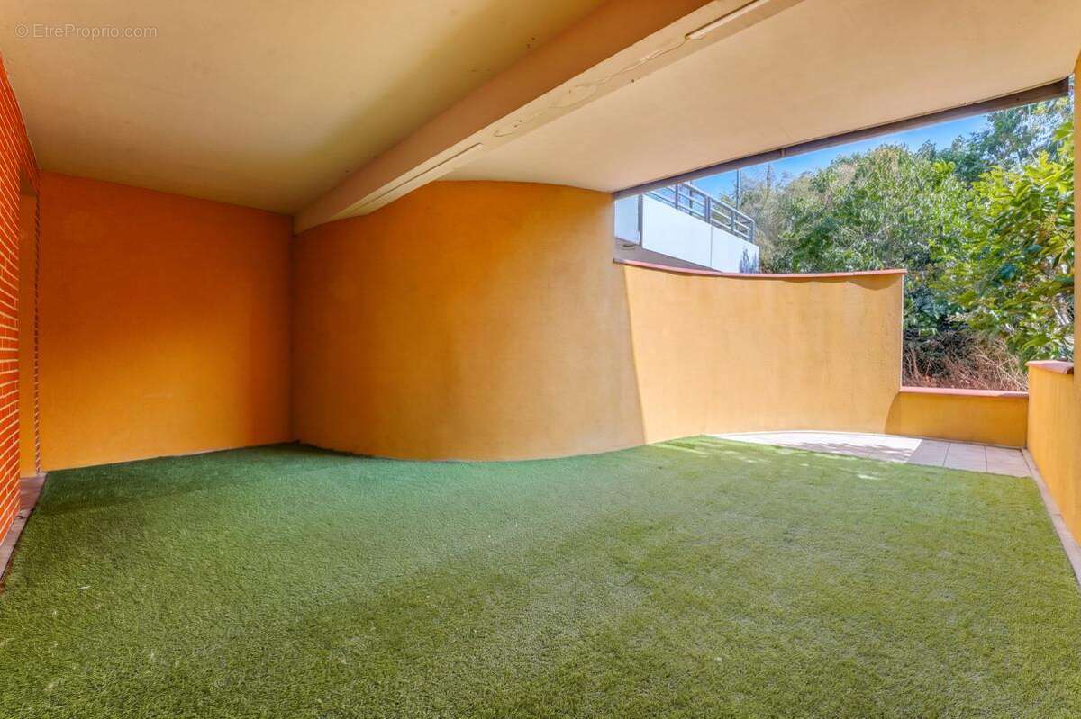 Coup de Cœur : T2 Rez-de-Jardin - Terrasse Immense de 44 m² - photo 12