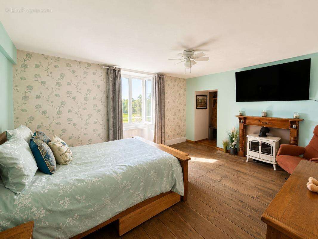 Domaine d'Exception de 17 Hectares, 4 chambres, 251m2 - gara - photo 10