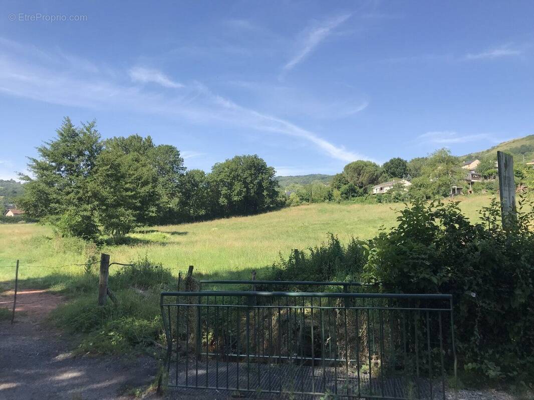 Terrain à CLAIRVAUX-D'AVEYRON