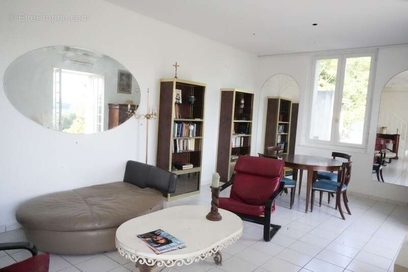 Maison à PORT-SAINTE-MARIE