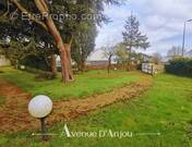 Terrain à SAINT-LAMBERT-LA-POTHERIE