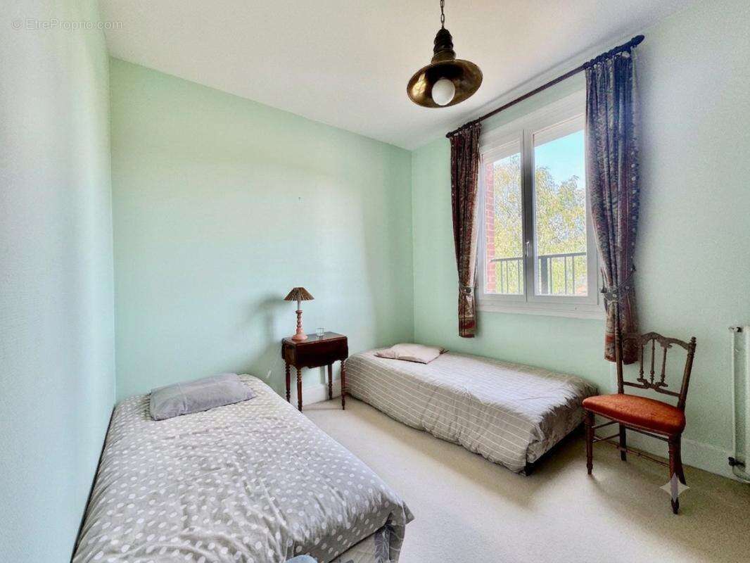 MAISON Style "ART DECO" Secteur  ST ANNE - HENRIVILLE 183m2, 4 chambres , garage  jardin - photo 8