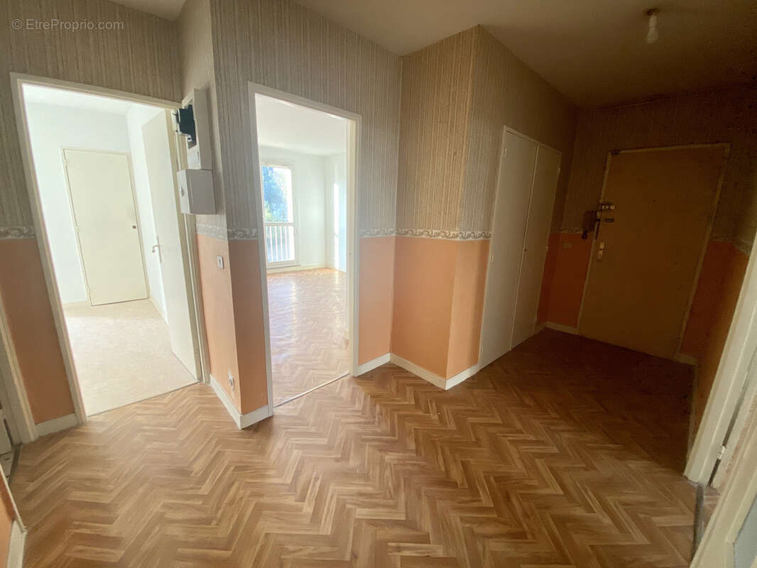 Toulouse Croix de Pierre , appartement t4 82m2 dans copropriété avec parc arboré  au 1er étage avec ascenseur - photo 4