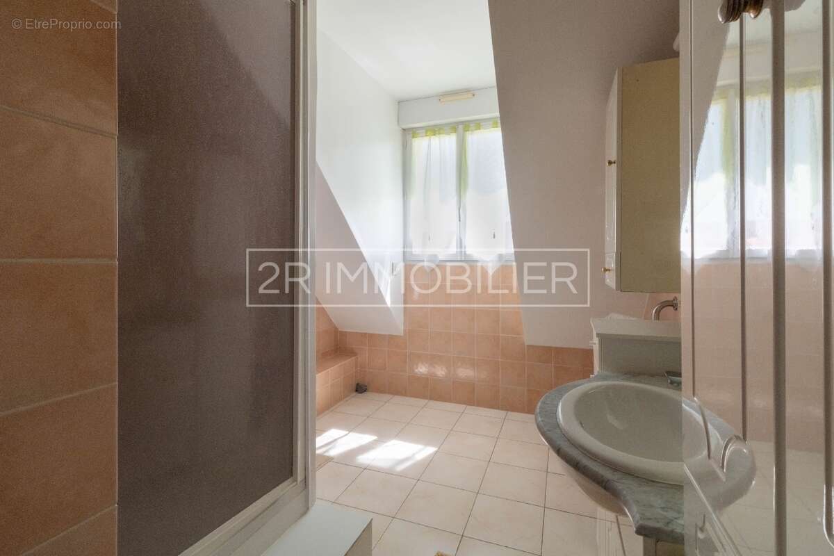 Maison à MAGNY-LE-HONGRE