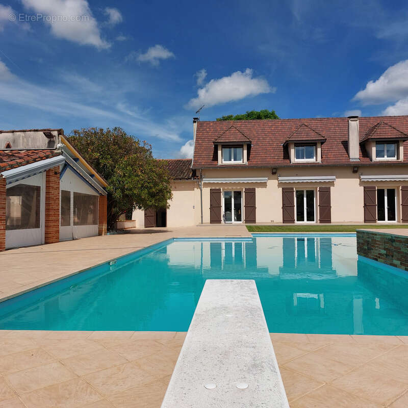 Maison à vendre 13 pièces MONTAUBAN (82), salle de reception, parking, bureaux, cave, dépendances,  parc de 8000m2, 2 entrées in - photo 60