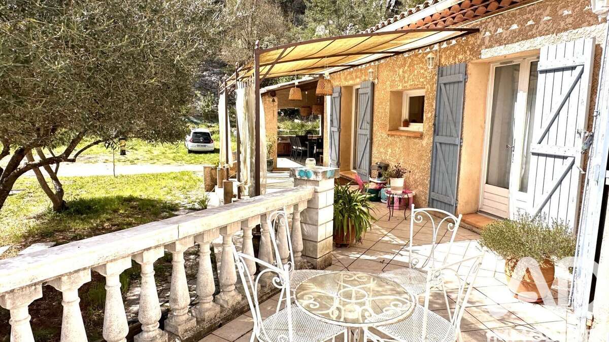 Photo 2 - Maison à SOLLIES-TOUCAS