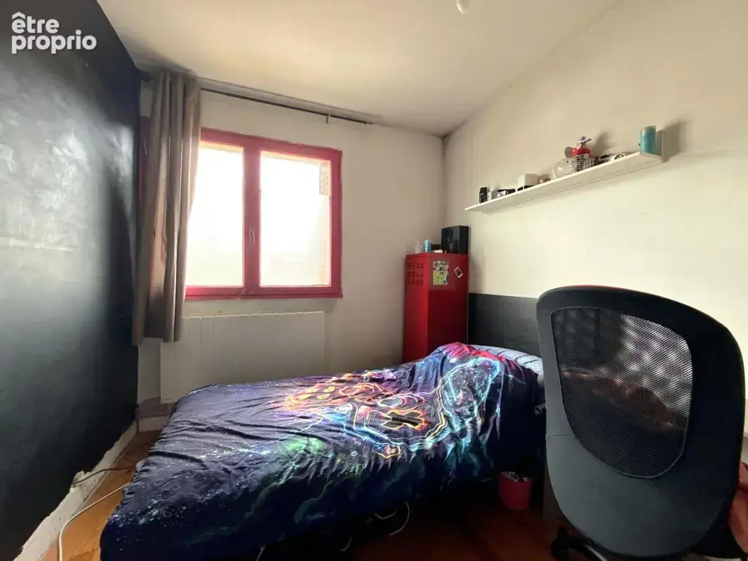 Maison à rénover avec 3 chambres, terrasse, jardin et sous-sol complet - photo 10