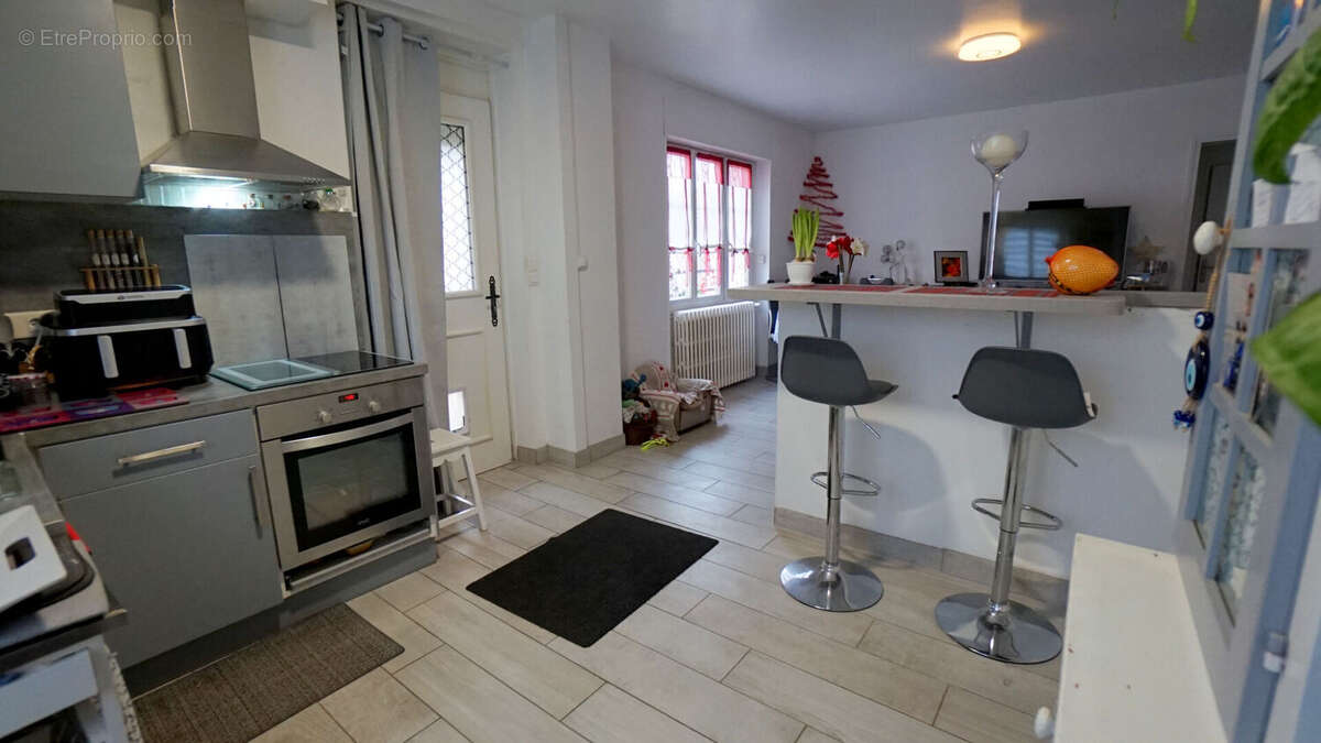 Maison à FOLLAINVILLE-DENNEMONT