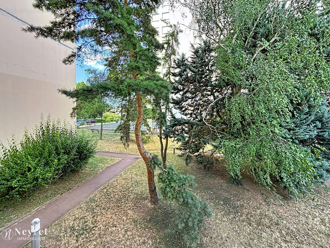 OULLINS - Appartement T4 de 88,26 m2 avec balcon, ascenseur, cave et parking   À 3 minutes du centre-ville et - photo 14