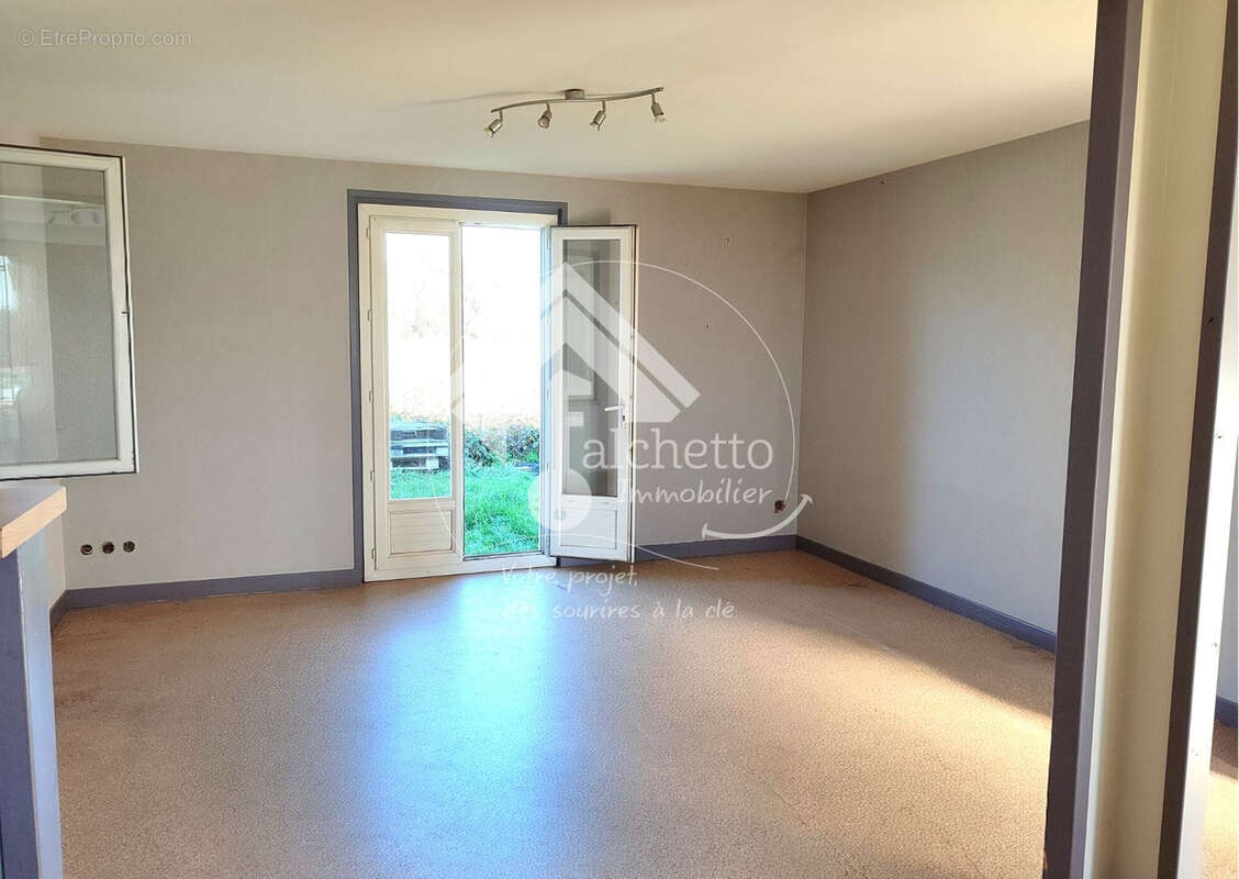 Maison à AIGUEPERSE