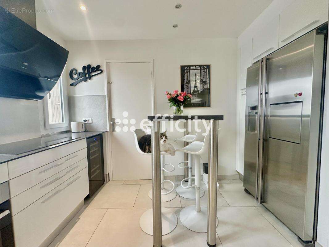 Appartement à VALLAURIS