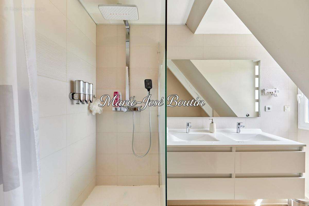 Maison à PONT-L&#039;EVEQUE