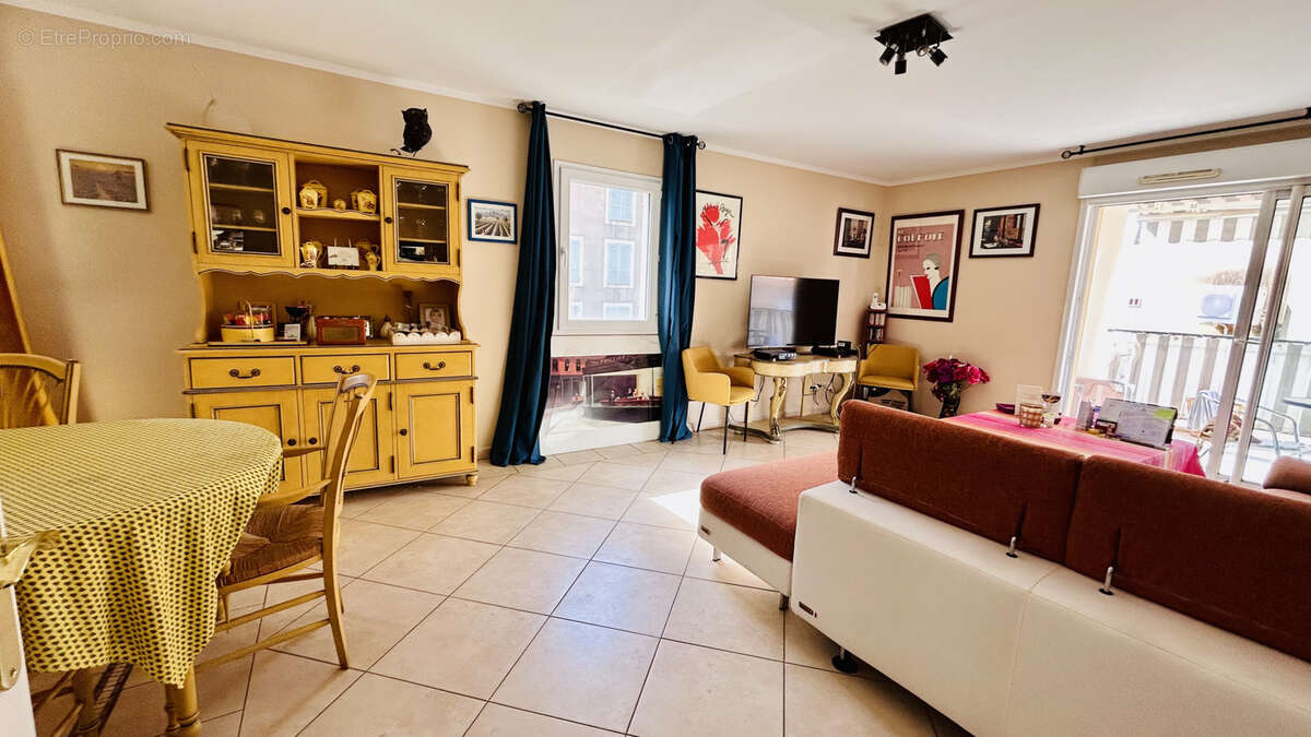 Appartement à CARQUEIRANNE