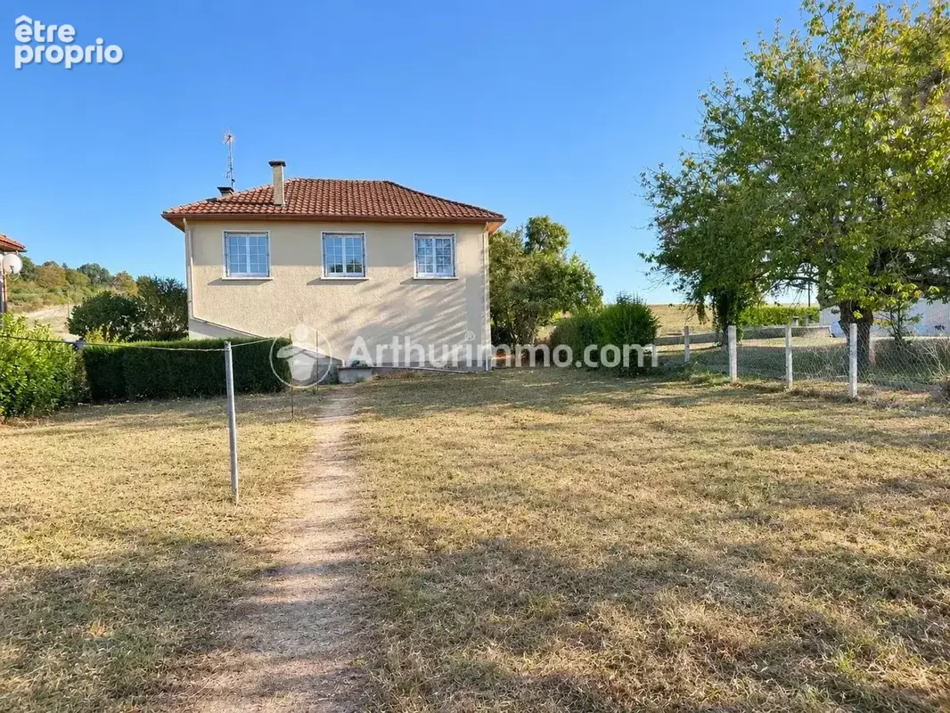 Maison à étage, 4 pièces, trois chambres, 90 m². - photo 2