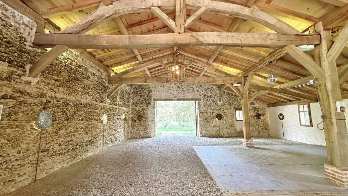 Propriété d'exception  Manoir historique au cur de près de 3 hectares - photo 9
