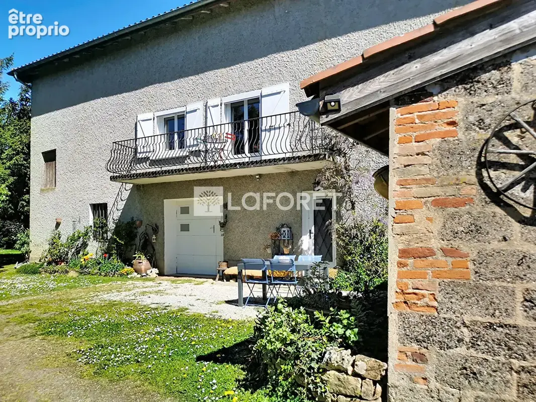 Maison à GENAY
