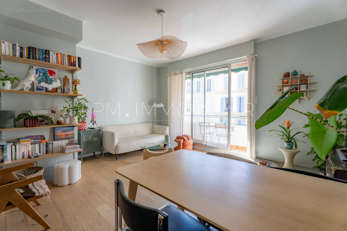 Appartement à MARSEILLE-6E