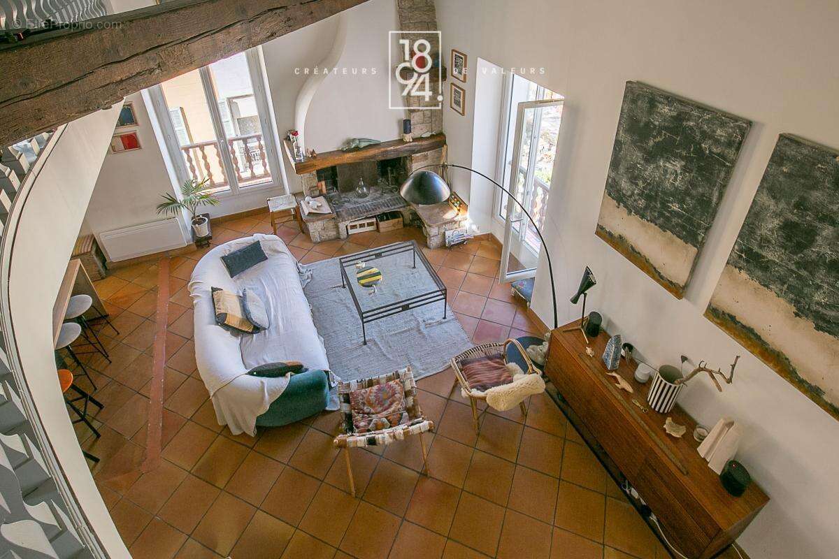 Appartement à MARSEILLE-1E