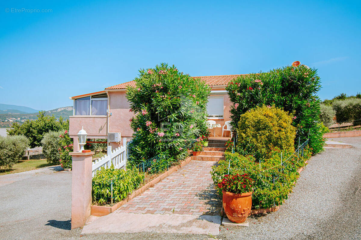 Maison à L&#039;ESCALE