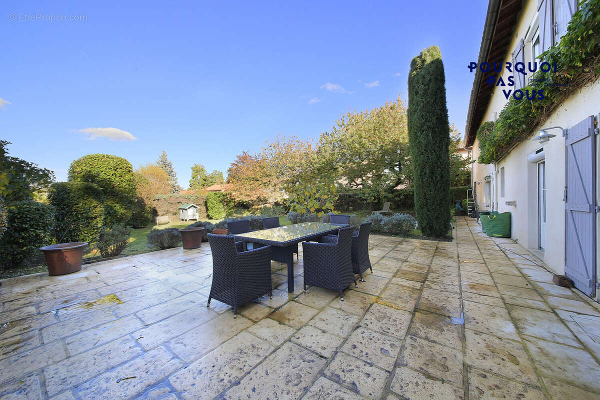 Maison à SAINTE-FOY-LES-LYON